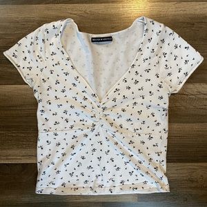 BRANDY MELVILLE FLORAL TOP